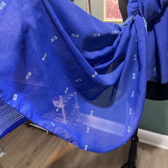 Elegant Blue Oversized Scarf with Pattern 😻 - Picture 4 of 4